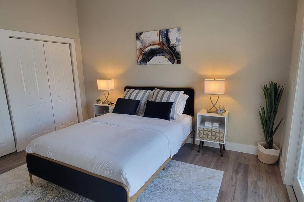 Alluring Luxury Oasis, Modern Comfort & Relaxation Wellington Extérieur photo