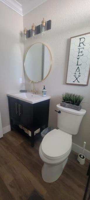 Alluring Luxury Oasis, Modern Comfort & Relaxation Wellington Extérieur photo