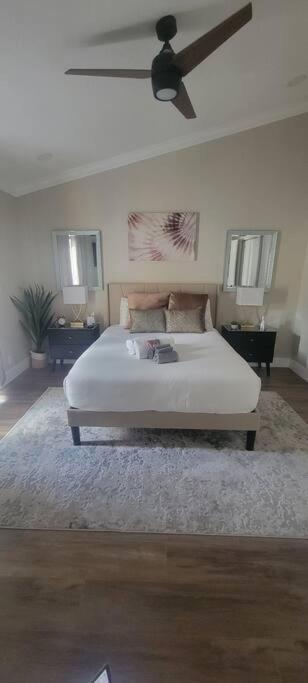 Alluring Luxury Oasis, Modern Comfort & Relaxation Wellington Extérieur photo