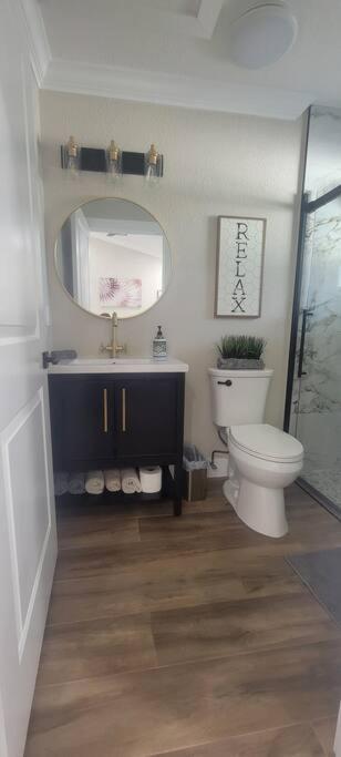 Alluring Luxury Oasis, Modern Comfort & Relaxation Wellington Extérieur photo